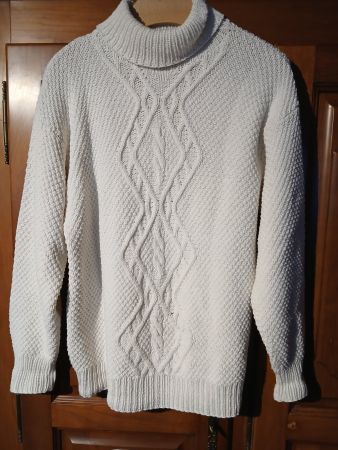 Wollpullover handgestrickt