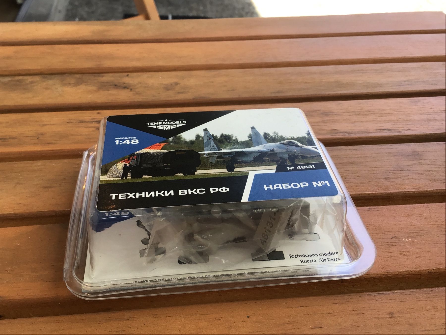 Modellbausätze & Standmodelle: Russische Luftwaffen Techniker Figuren, Massstab 1:48 – Neu und originalverpackt aus Männedorf von Spezial-Modelle 1