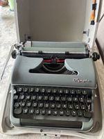 Schreibmaschine Olympia Student, grau, mit Koffer