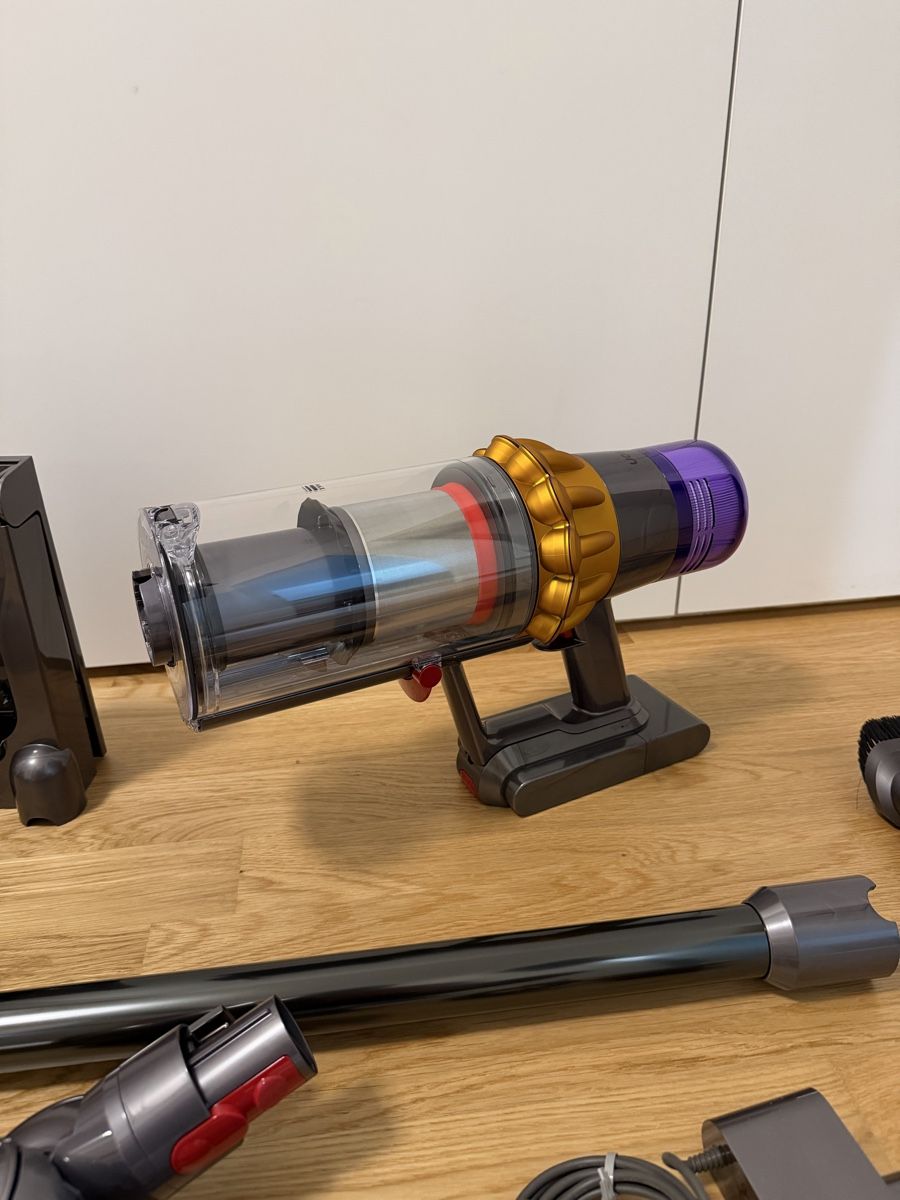 Dyson Aspirateurs & Accessoires: Dyson V15 detect absolute – D'occasion à Meyrin par SA_3006 4