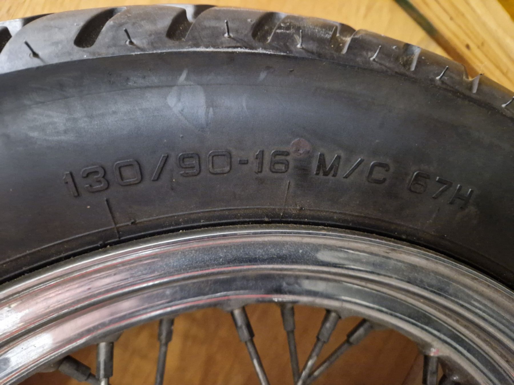 Pneumatici & Ruote complete: Harley Davidson Twin Cam Vorderrad Speichenrad – Usato da Wädenswil venduto da tome70 1