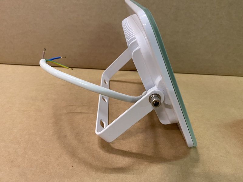 Lampade: LED Strahler 30W – Nuovo e nell'imballaggio originale da Necker venduto da liq24 2