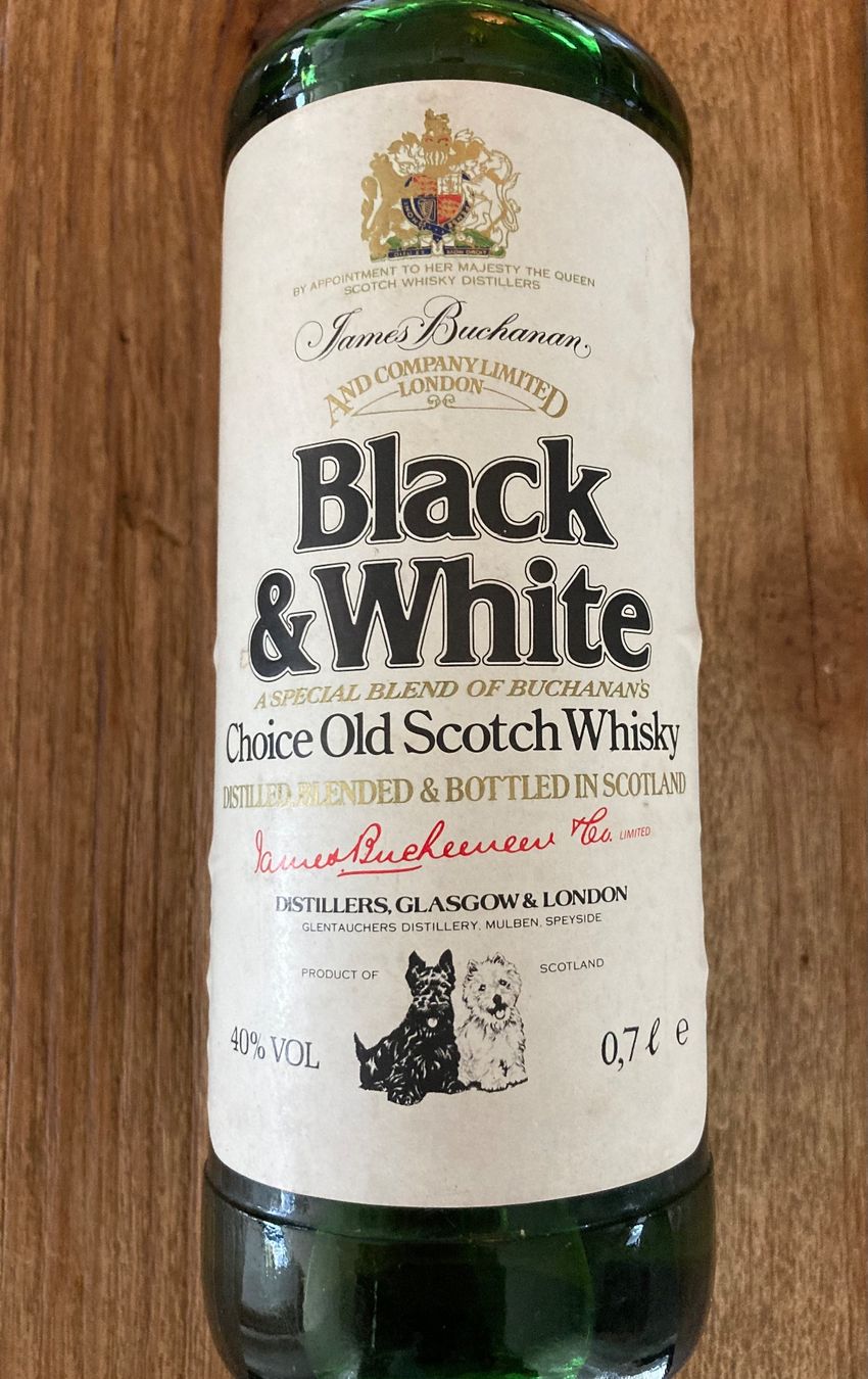 Bevande alcoliche: Black and White Scotch Whisky von ca 1985 – Nuovo (secondo la descrizione) da Roggwil BE venduto da Maui2000 1