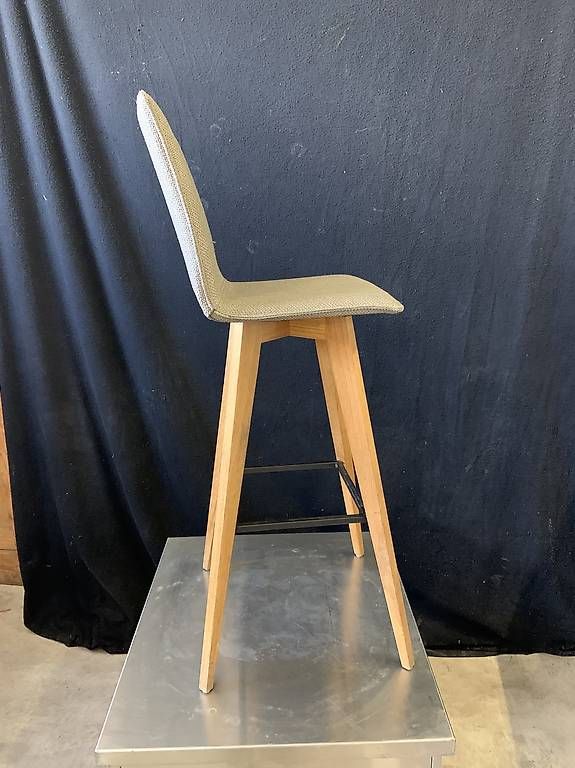 Hocker: Stoff-Barhocker schön & robust!  – Gebraucht aus Burgdorf von dkwhummel 5