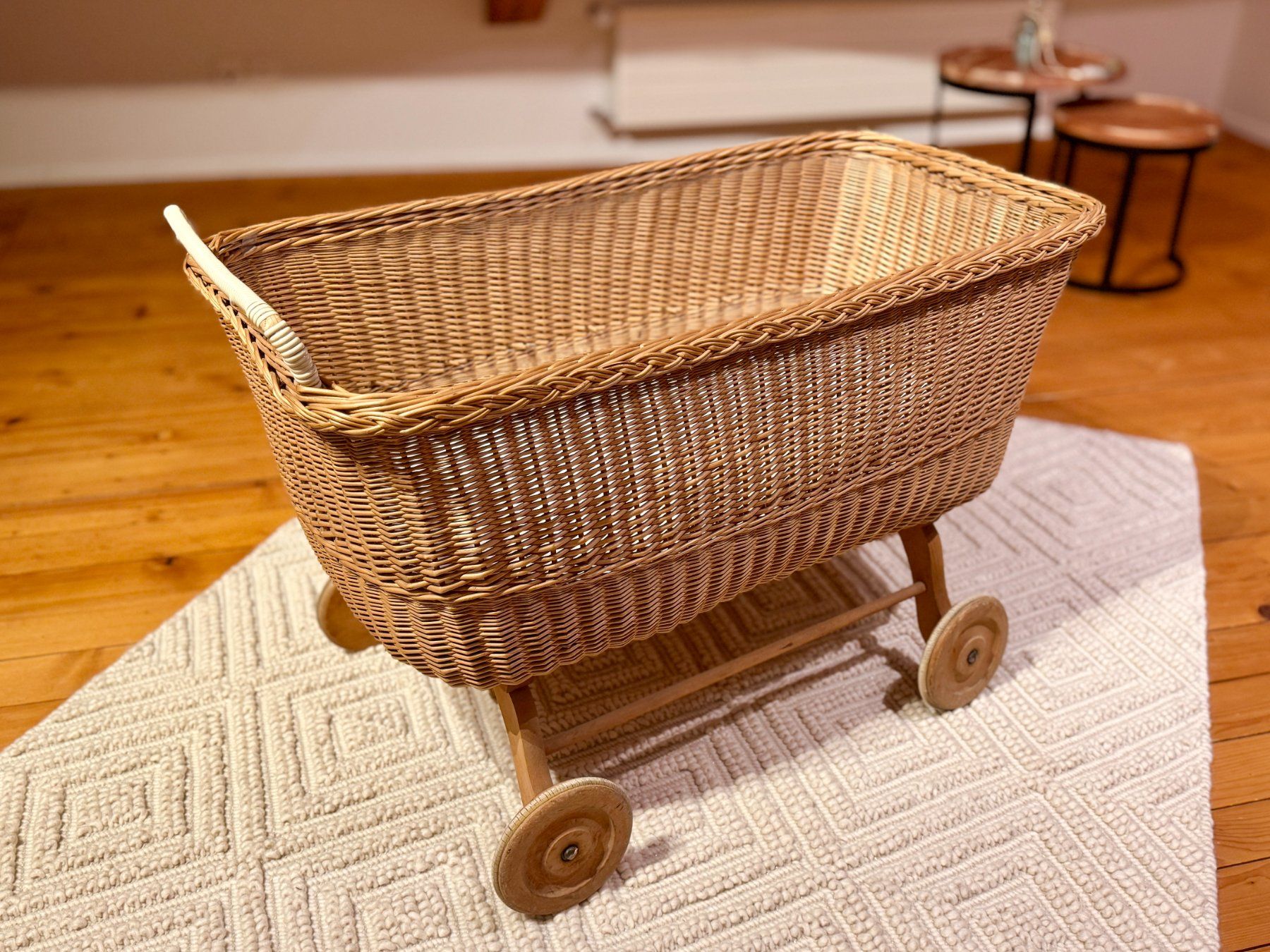 Culle: Vintage-Stubenwagen auf Rädern – Usato da Oberembrach venduto da VickyL 1