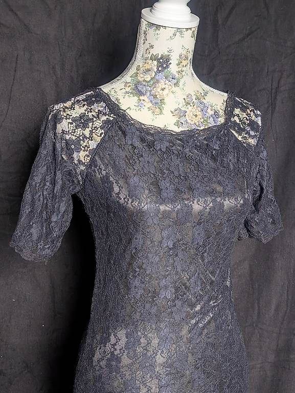Vestiti: Schwarzes Spitzenkleid Gr. 36  figurbetont – Usato da Triesenberg venduto da JustAPhotographer 1