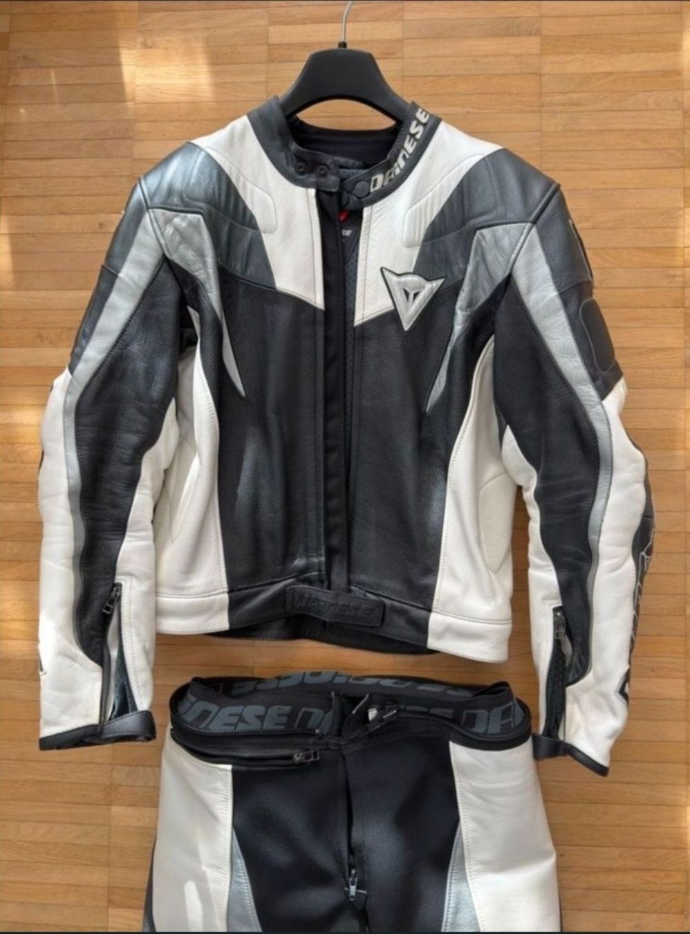 Dainese Lotti di vestiti: Kombi Motorrad Dainese – Usato da Diessenhofen venduto da pol_vf5q