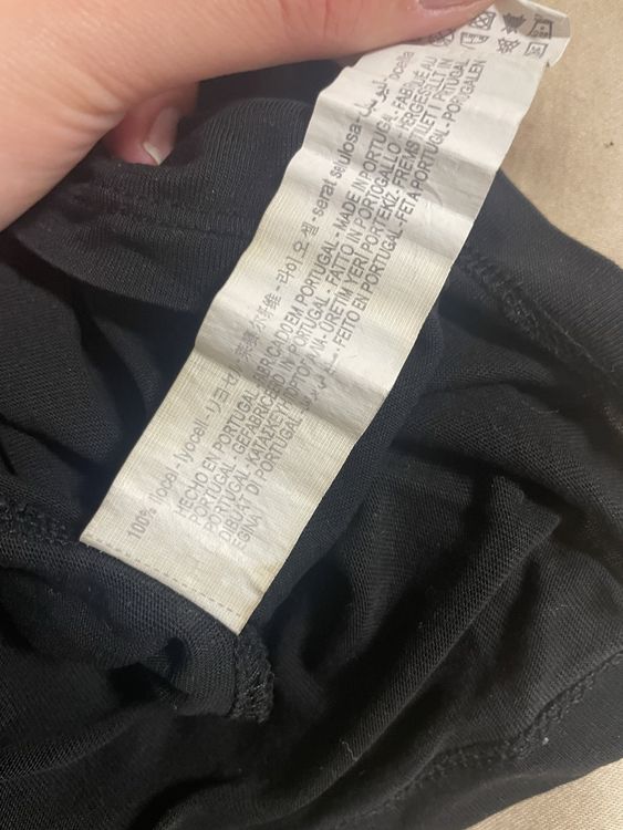 T-shirt Zara noir col V taille S femme élégant 4