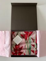 PATEK PHILIPPE Foulard "Cashmere rose" 2019, 100% cashmere