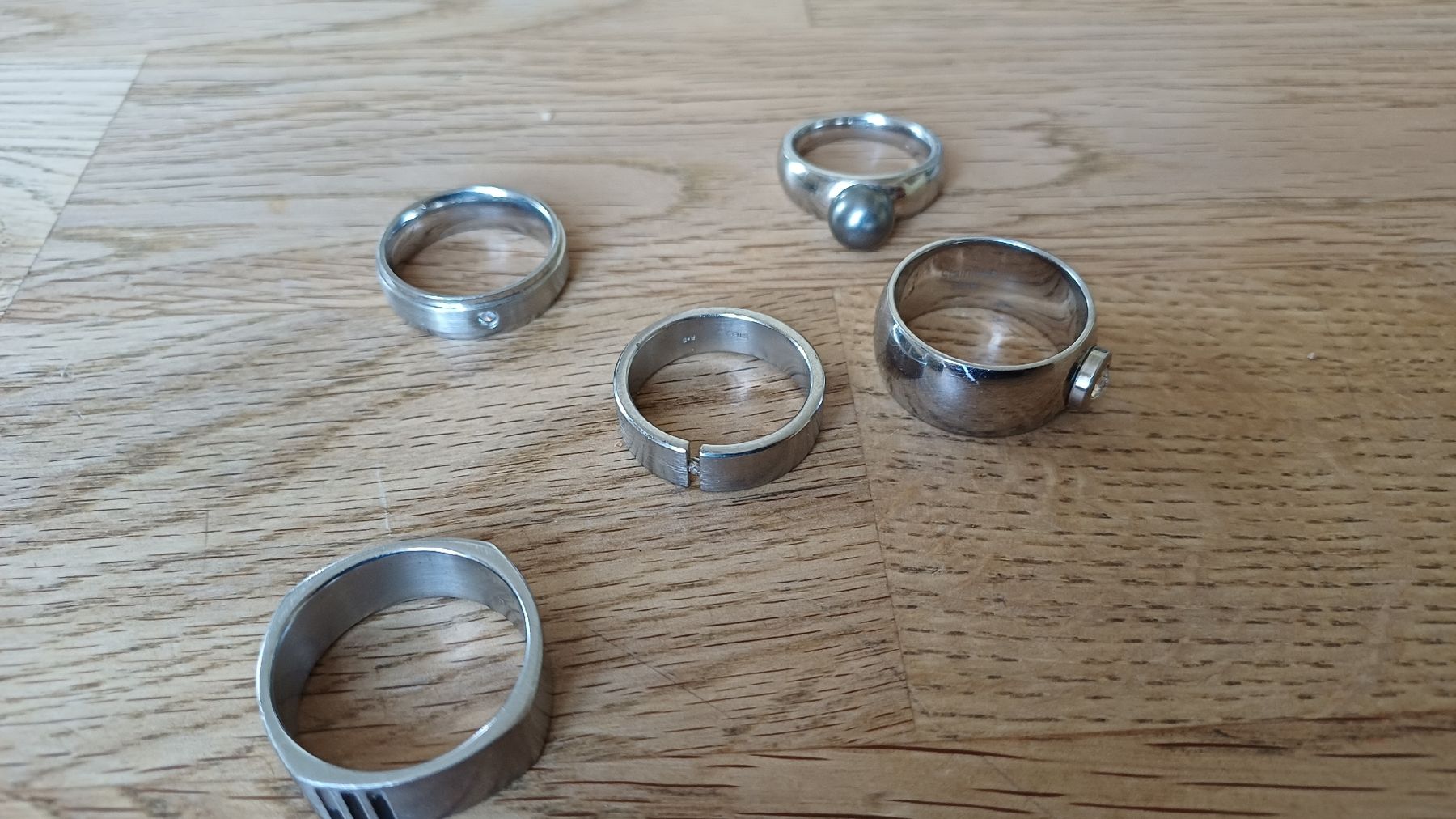 Anelli: 5 Cromstahl Ringe  – Usato da Flawil venduto da Pinkmalibu 1