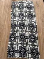 Schicker Loop Schal schwarz weiss Muster