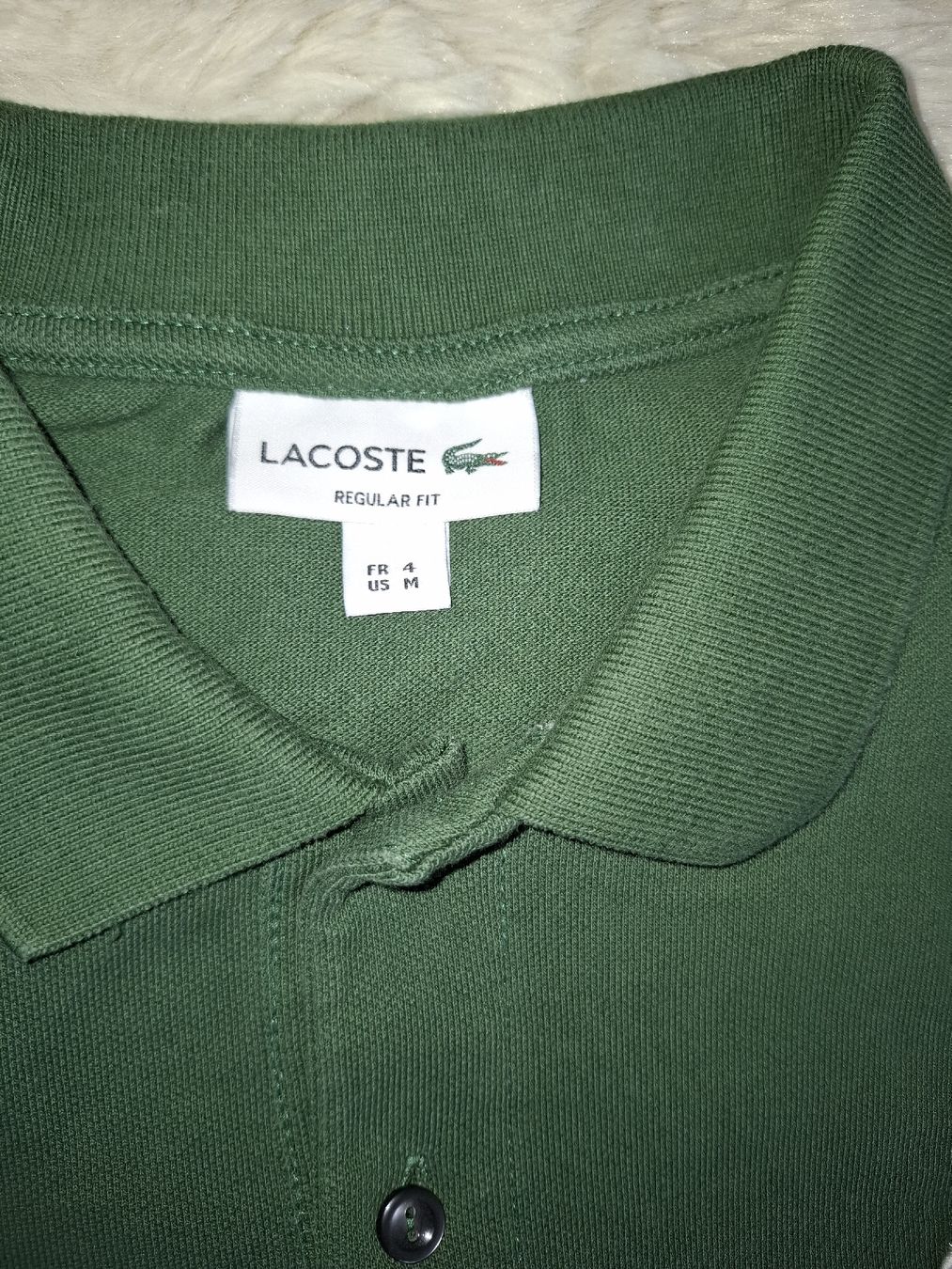 Lacoste Polo-Shirts: Lacoste Polo Regular Fit Vert M FR 4 – Gebraucht aus Le Locle von QUALI-PRIX 2