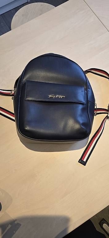 Zaini: Tommy Hilfiger  Rucksack/Tasche – Usato da Kriens venduto da Frakmuend