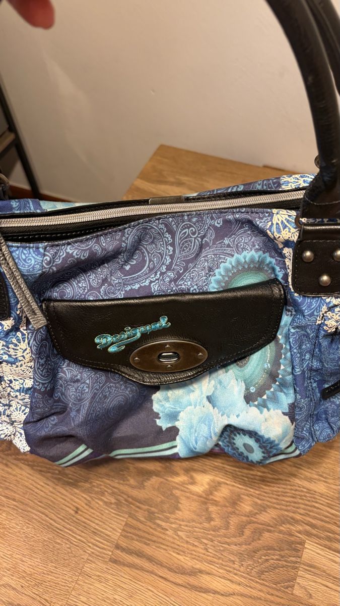 Desigual Altro in  Abbigliamento & Accessori: Desigual Handtasche – Usato da Samedan venduto da Franzi15 4