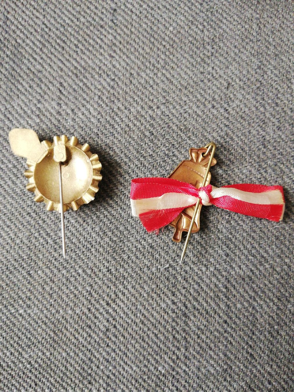 Swiss Placchette & Badge:  1. August Abzeichen , Vintage alt – Nuovo (secondo la descrizione) da Luzern venduto da Amenophis1 1