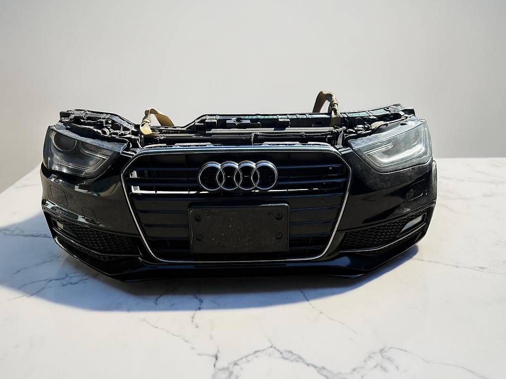 Tutti pezzi di ricambio auto: Audi A4 B8 Facelift 2012 - 2016 Frontpaket – Usato da Safenwil venduto da Optimec_GmbH