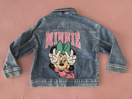 H&M Jeansjacke Minnie Grösse 116  ein Fleck.