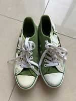 Celdes Sneakers, Grösse 38, Olivgrün mit Olivenzweig