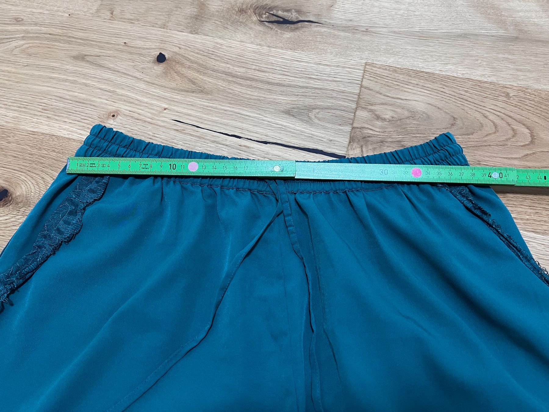 Vero Moda Pantalons: Shorts Vero Moda / Grösse L – D'occasion à Escholzmatt par mel_58wh 3
