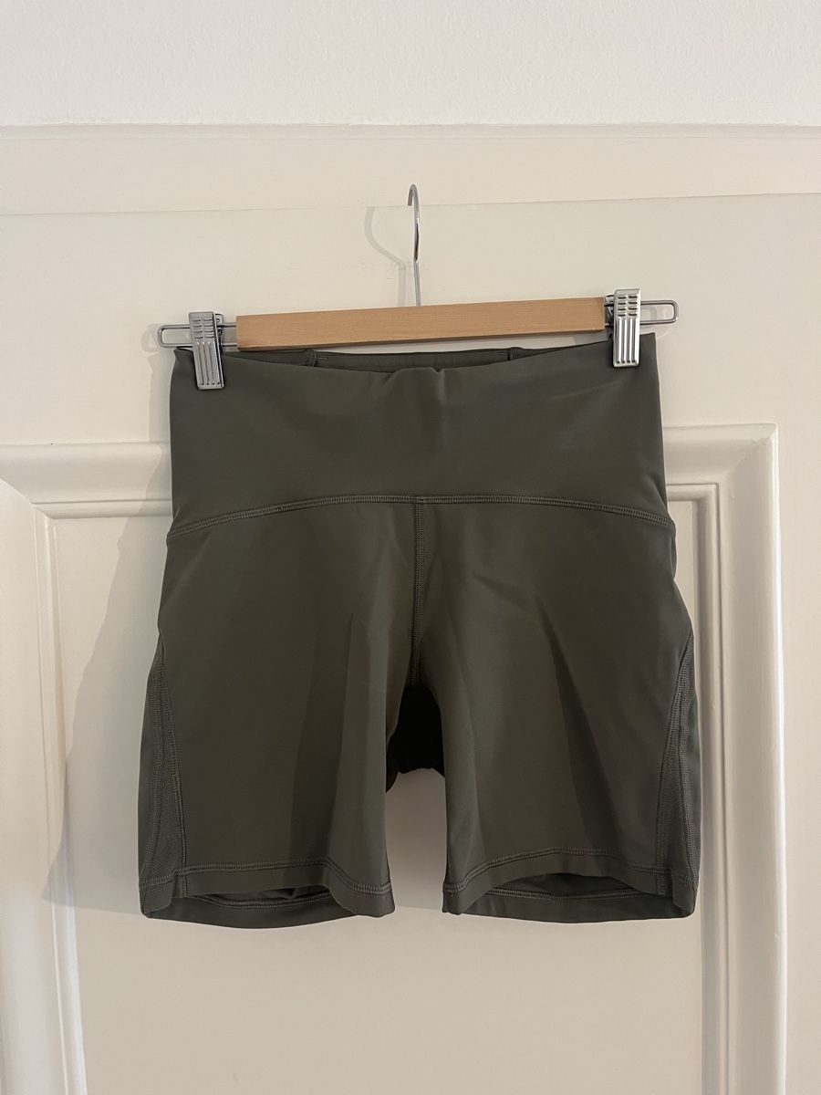 Lululemon Leggings: Lululemon Align Shorts, Gr. US6/EU36 – D'occasion à Zürich par vintage_for_you 1