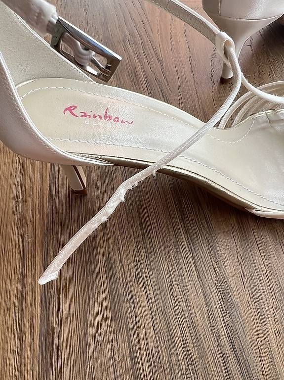 Scarpe da donna: Hochzeitsschuhe Riemedsandalette – Usato da Unterengstringen venduto da baj_2zfq 3