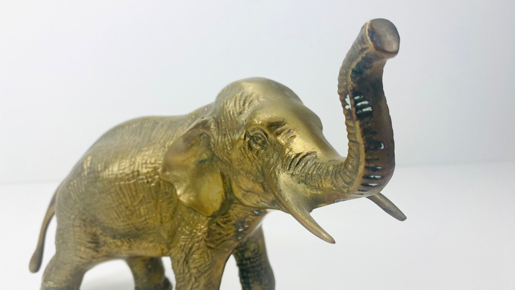 Figuren: Elefantenfigur mit erhobenem Rüssel - Messing -Glücksbringer – Gebraucht aus Zürich von Arche_Brockenhaus 8
