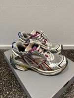 Balenciaga runner trainer size 37