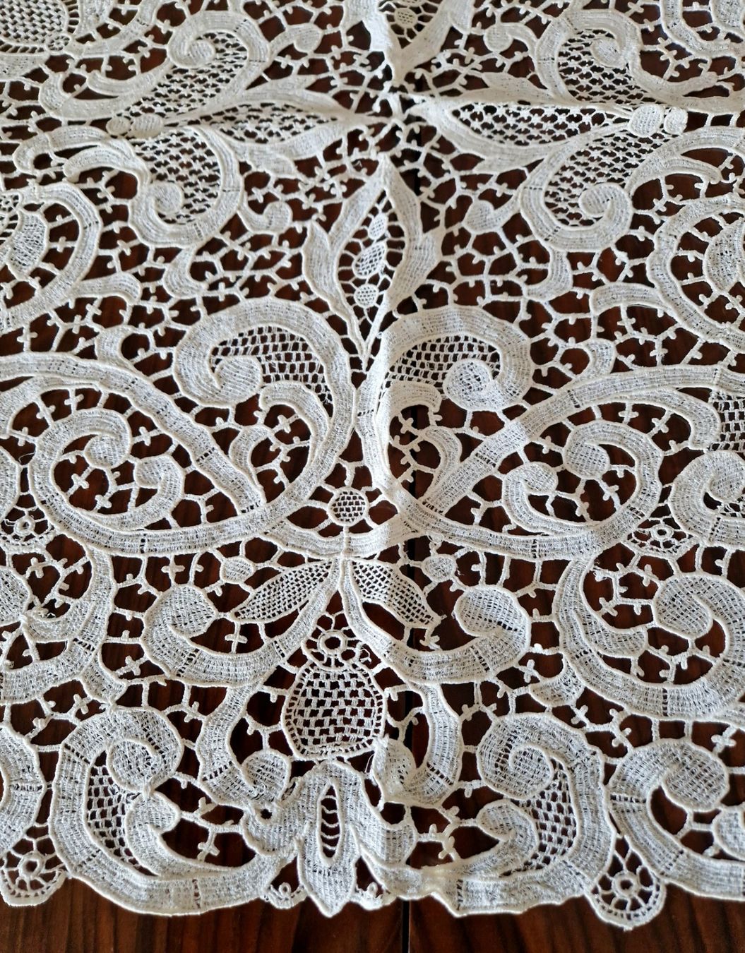 Altra biancheria da tavola: Plauener Spitze Oval 112x60cm – Usato da Bern venduto da Antikbatik 6