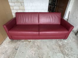 Rotes Ledersofa mit Schlaffunktion - Top Zustand!