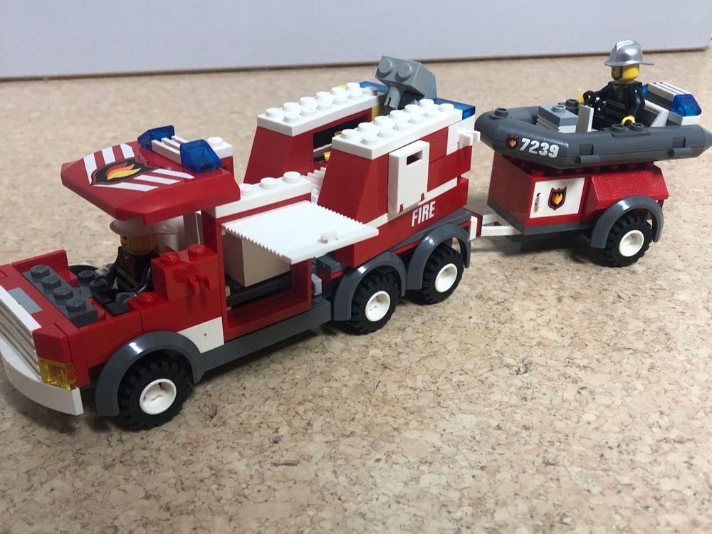Lego Giocattoli: Lego Feuerwehrlöschzug 7239 – Usato da Ballwil venduto da goldi360 2