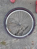 Roue arrière VTT 26 pouces avec pneu (Liseré rouge)