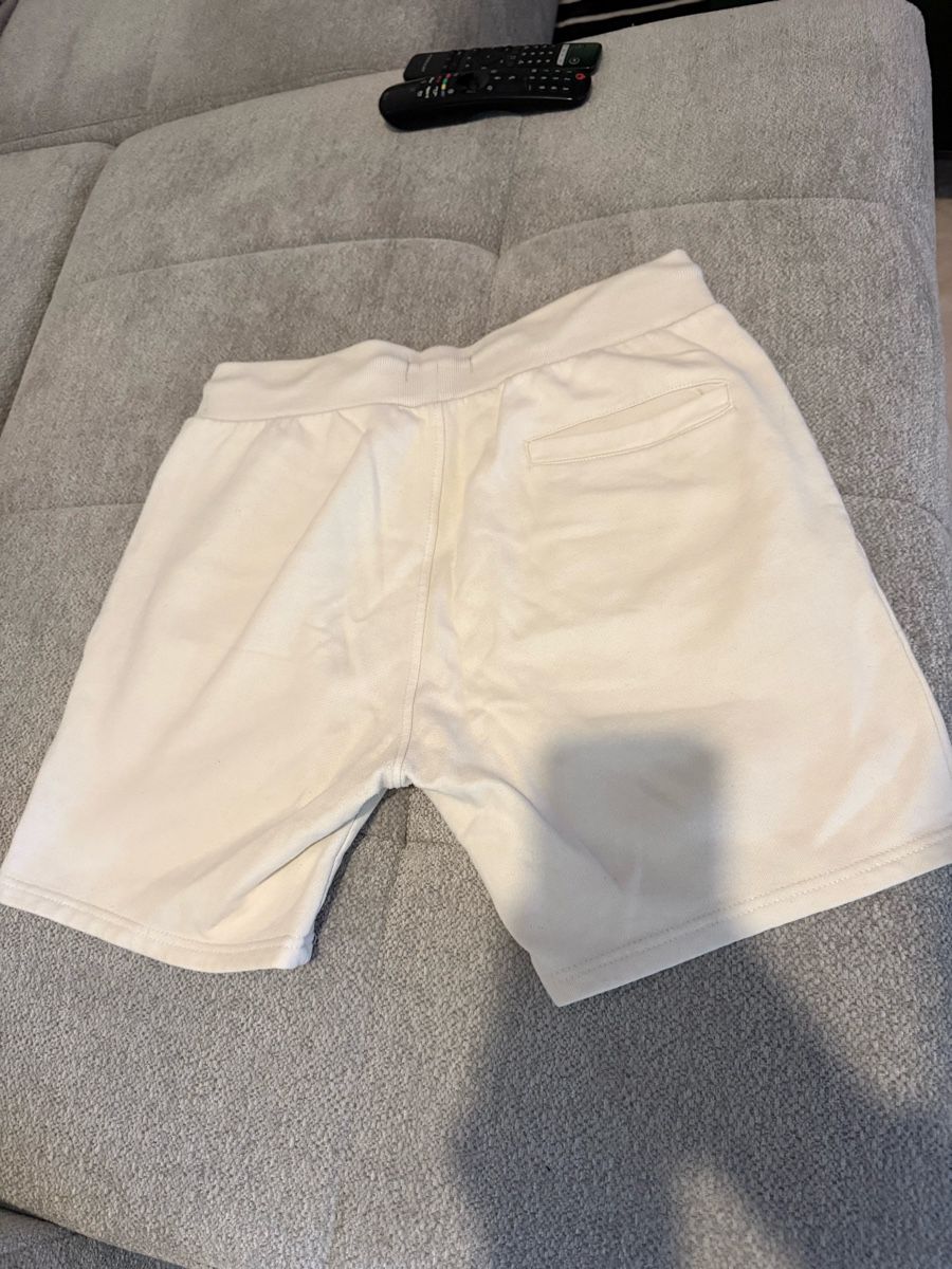 Kleiderpakete: Short Pull&Bear crème, taille M - État impeccable! – Gebraucht aus Rolle von Ken_ 1