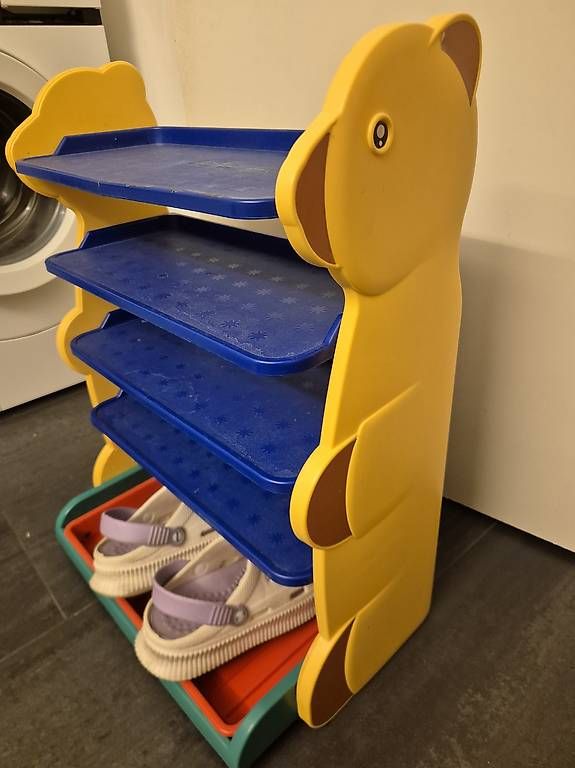 Scaffali: Schuhgestell für Kinder – Usato da Zürich venduto da Damaa