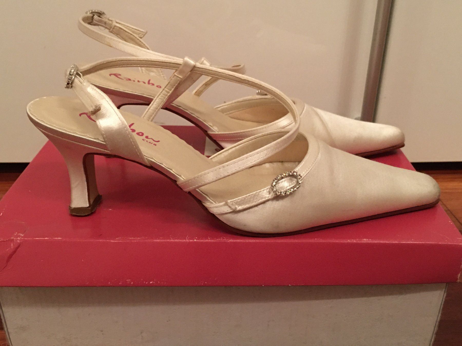 Rainbow Scarpe da donna: Rainbow Masy Brautsschuhe Ivory Satin – Nuovo (secondo la descrizione) da Luzern venduto da inf_c7r2