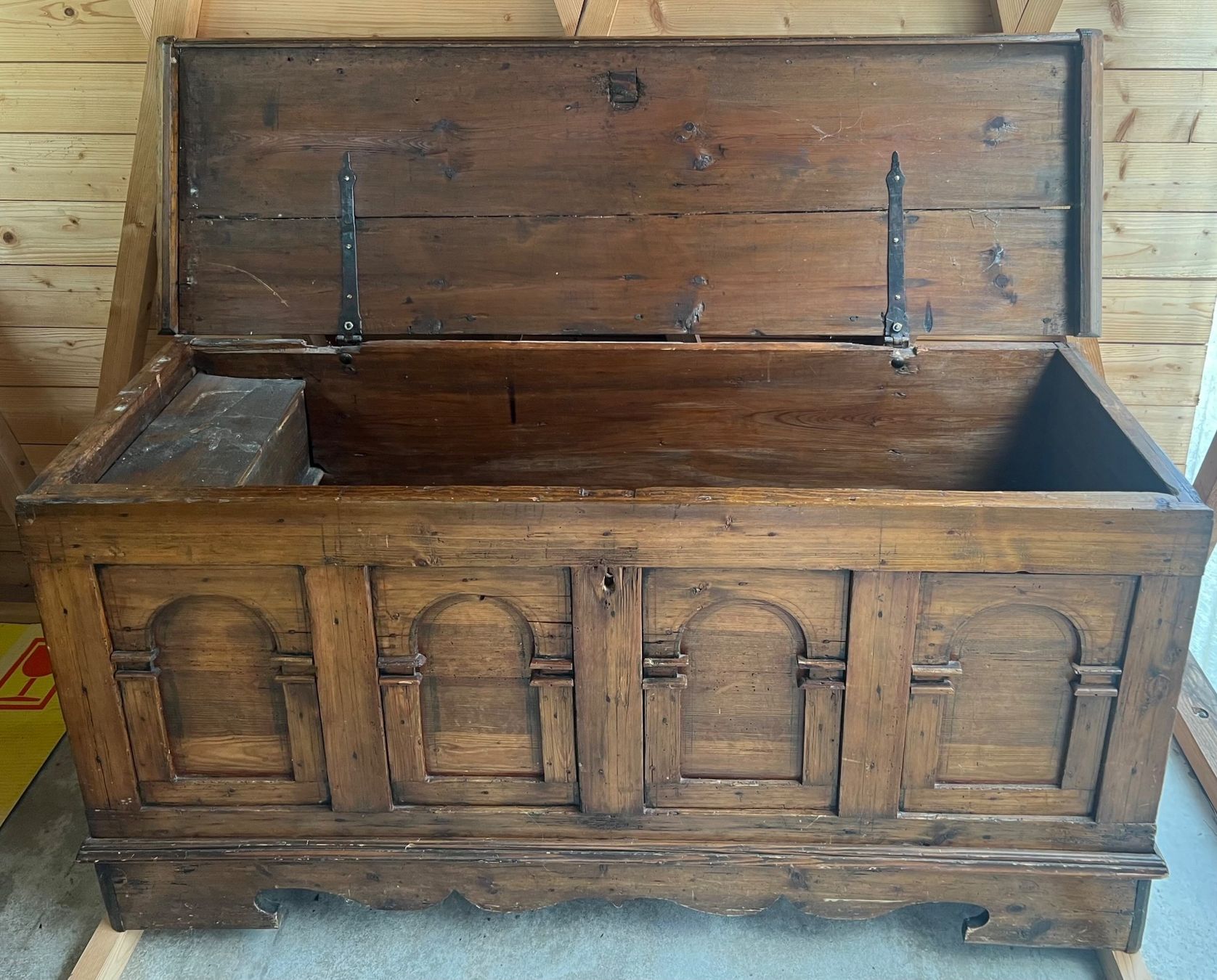 Truhen: Holztruhe – Gebraucht aus Rickenbach LU von Spalierelger 3