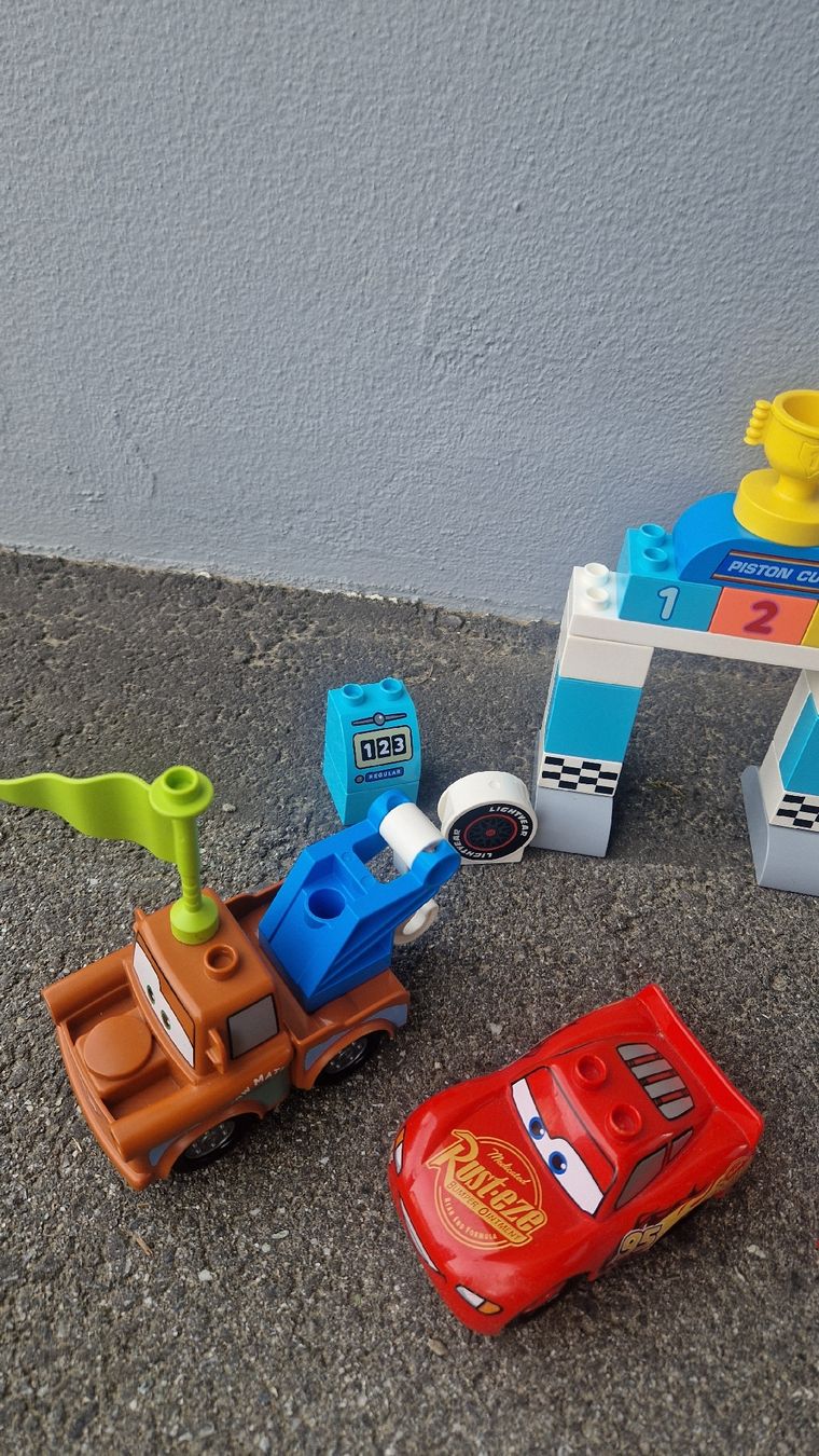 Lego Giocattoli: Lego Duplo Lightning McQueen  – Usato da Falera venduto da kittykitt 1
