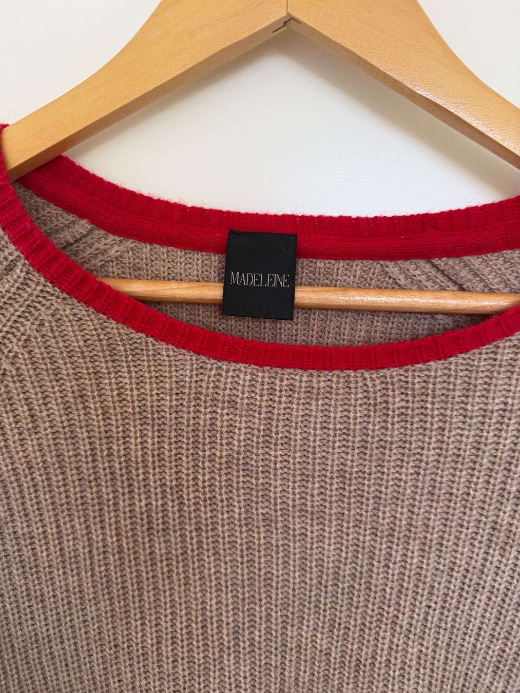 Pullover & Sweatshirts: Kaschmir Pullover Madeleine beige rot – Gebraucht aus Buchs SG von VintageHomeCH 1