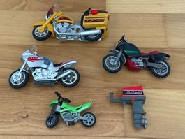 4 Playmobil Motorrad und 1 Aussenbordmotor - TOP !
