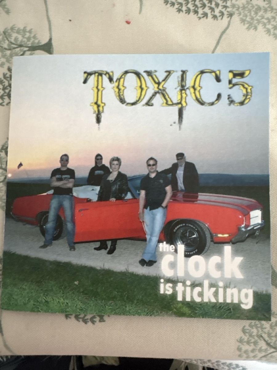 CD: The clock is ticking Toxic5 SH – Nuovo (secondo la descrizione) da Schaffhausen venduto da Reporter