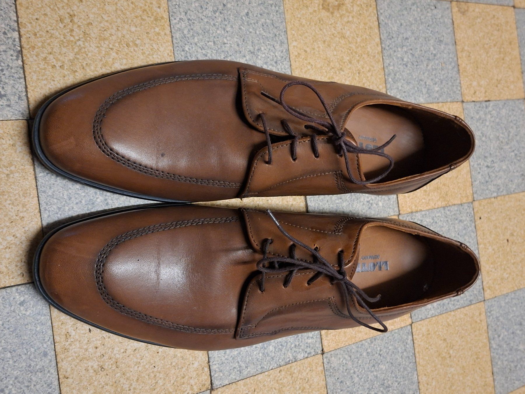 Scarpe da uomo: schöne Schuhe Loyd Grösse 43 – Usato da Tafers venduto da Bluppi5 1