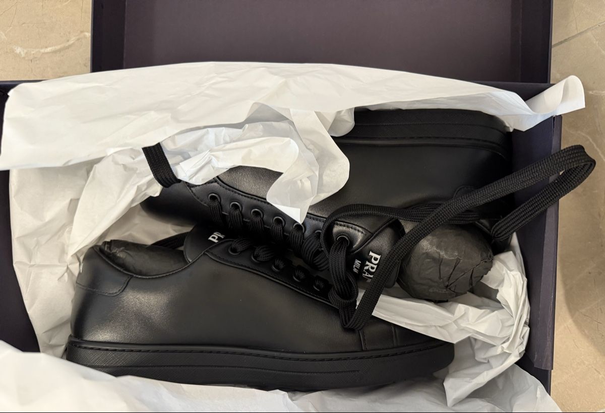 Prada Herrenschuhe: Prada Sneaker Leder Schwarz – Neu und originalverpackt aus Zürich von kavebe 3