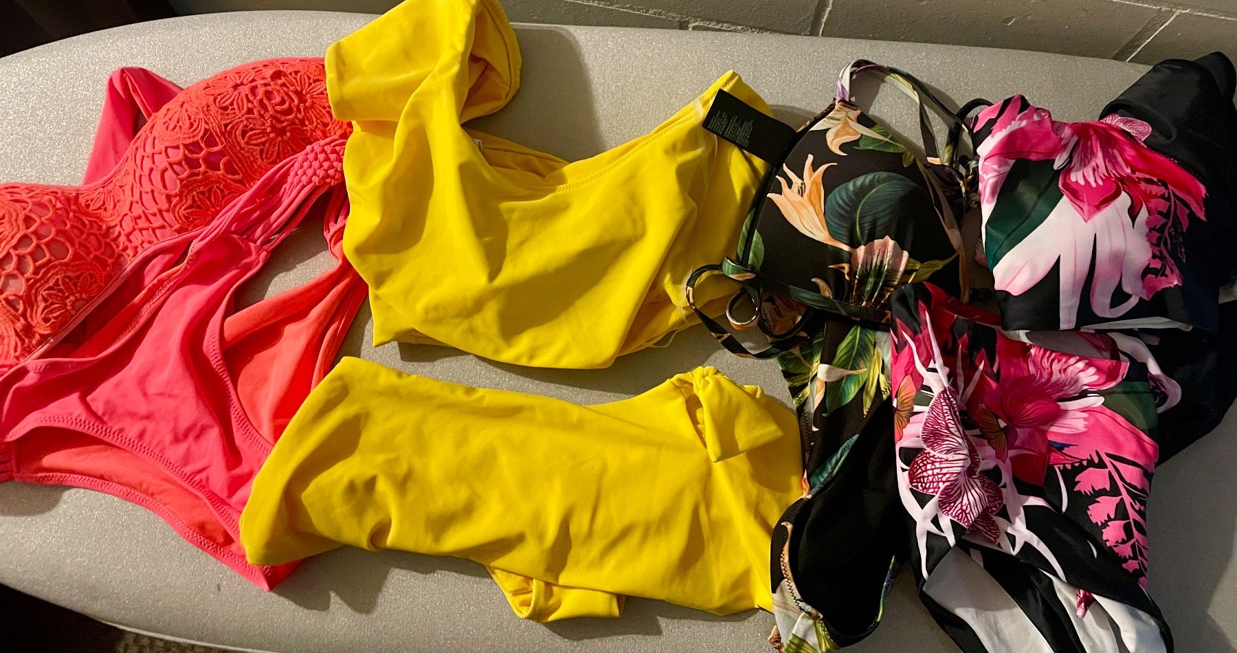 Lotti di vestiti: 4 Bikinis Gr.L – Usato da Obfelden venduto da 3zwerge