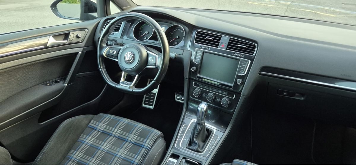 VW Automobili: GOLF 7 GTE 1.4 – Usato da Bülach venduto da _milziv 8