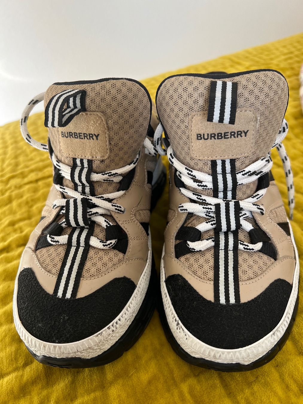 Burberry Scarpe da uomo: Burberry Schuh Gr.36 – Usato da Hunzenschwil venduto da maupizz