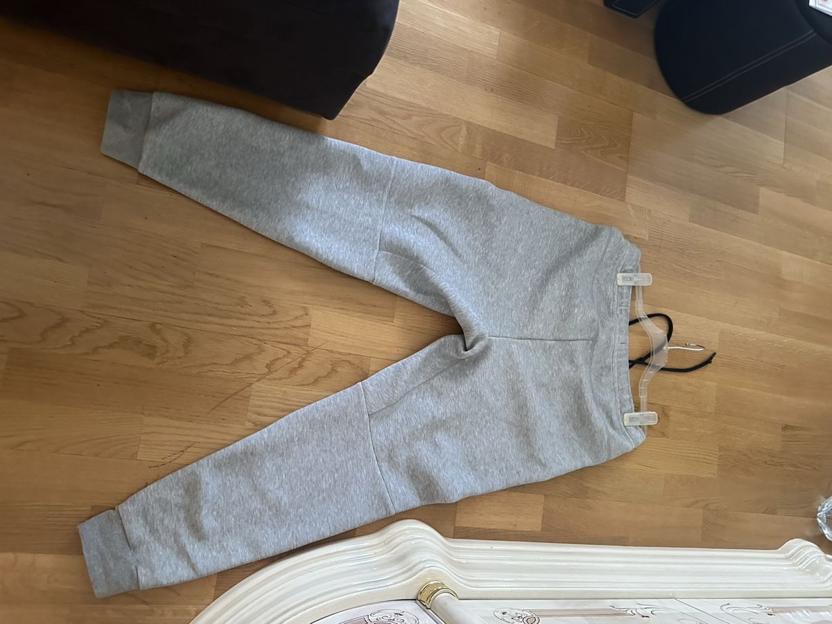 Nike Pantaloni: Herren Nike Jogginghose Gr/L – Nuovo (secondo la descrizione) da Basel venduto da Ivana_4 4