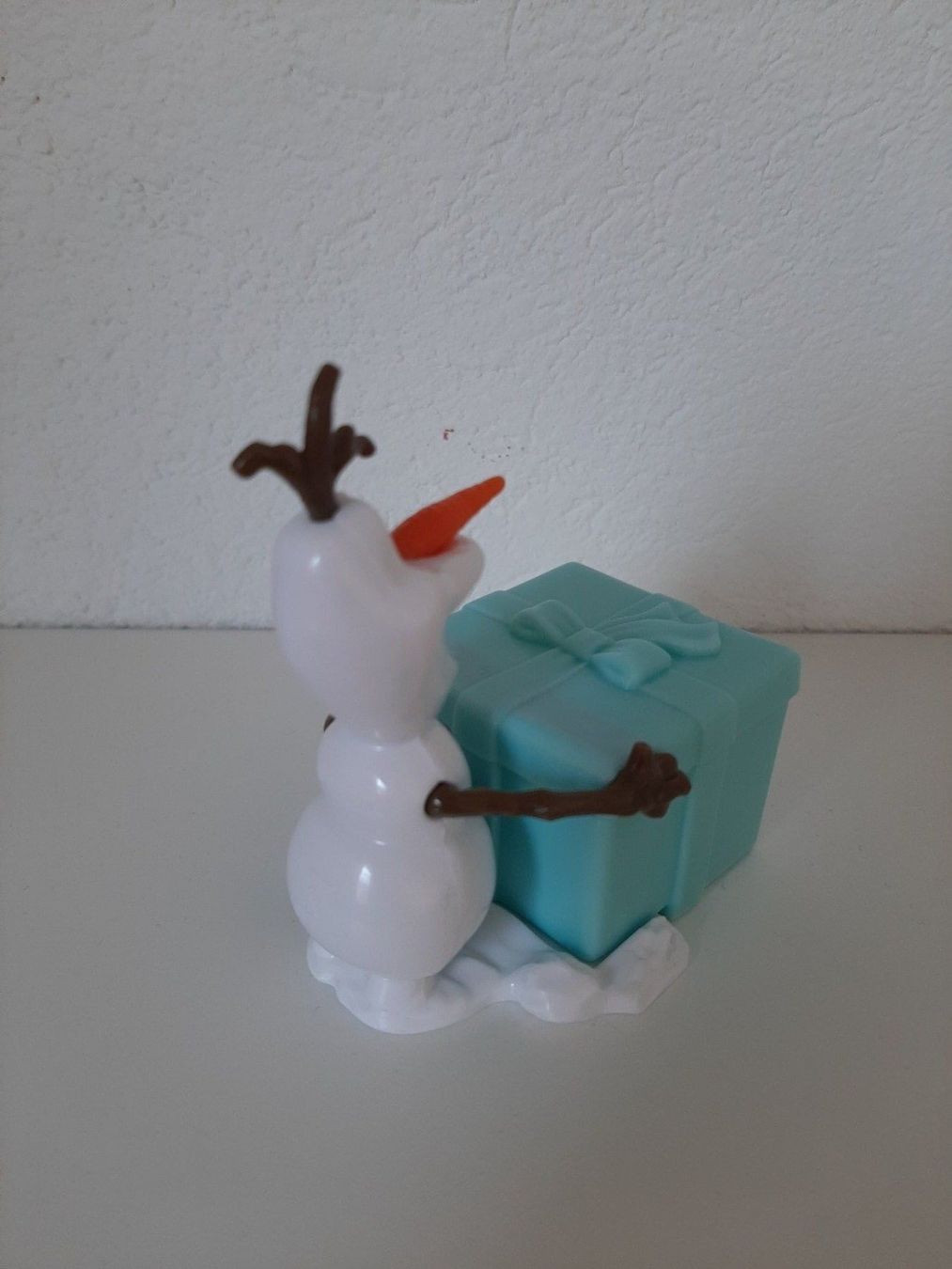 Figuren: Überraschungsei Figur Olaf aus Frozen mit Geschenk – Gebraucht aus Aarburg von NDK 2
