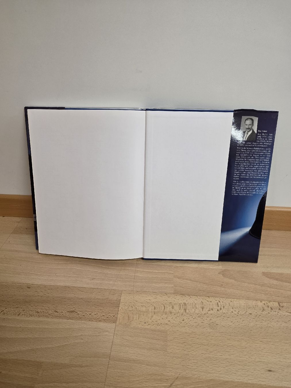 Libri: Geschichte der Eidgenössischen Militäruniformen 1852-1992  – Usato da Rieden AG venduto da RuvensBrocki 2