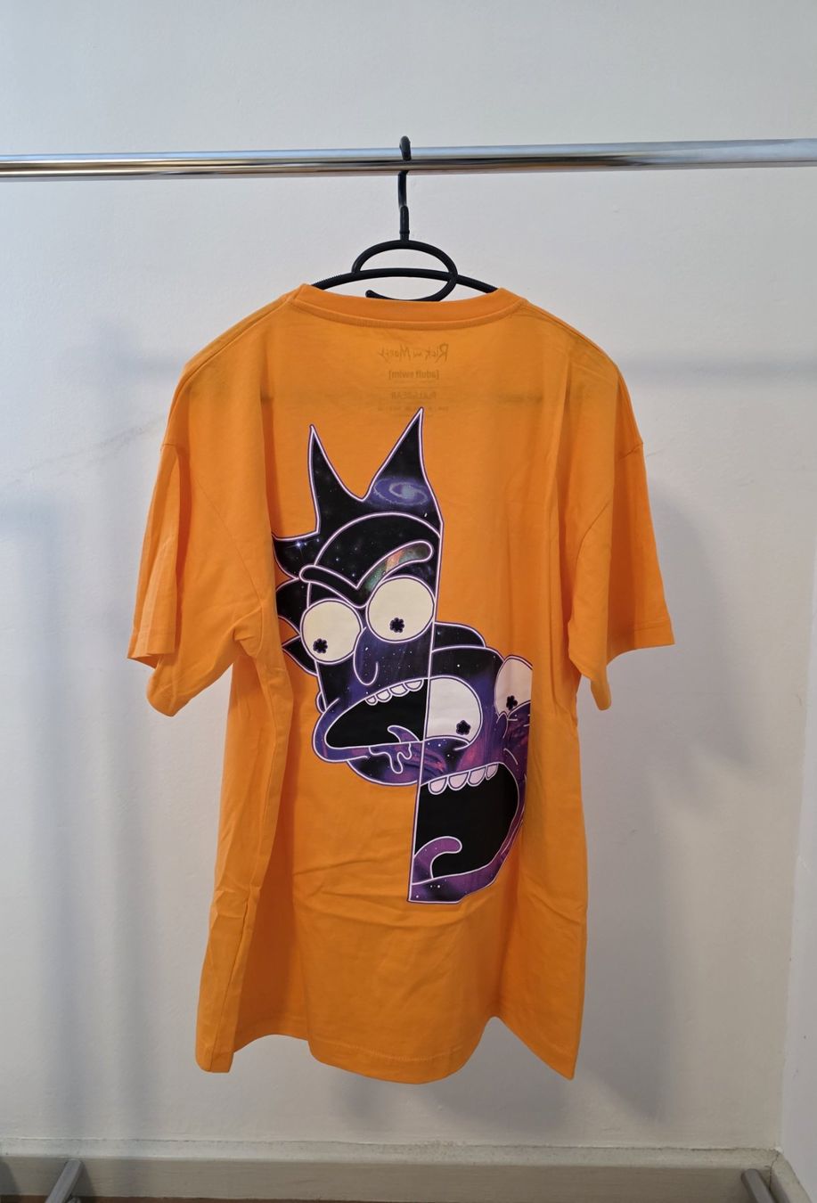 Pull&Bear T-shirts: Oranges T-Shirt Rick & Morty Pull & Bear – Neuf (Voir description) à Rothenfluh par sel_j856 1