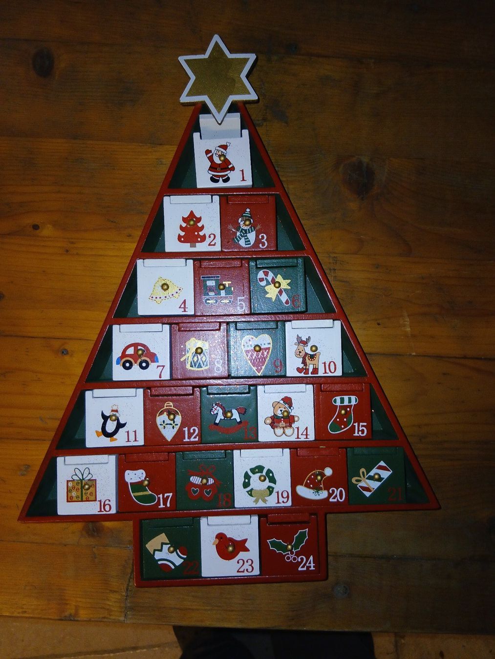 Calendari: Adventskalender Tannenförmig – Usato da Emmenbrücke venduto da papamo06