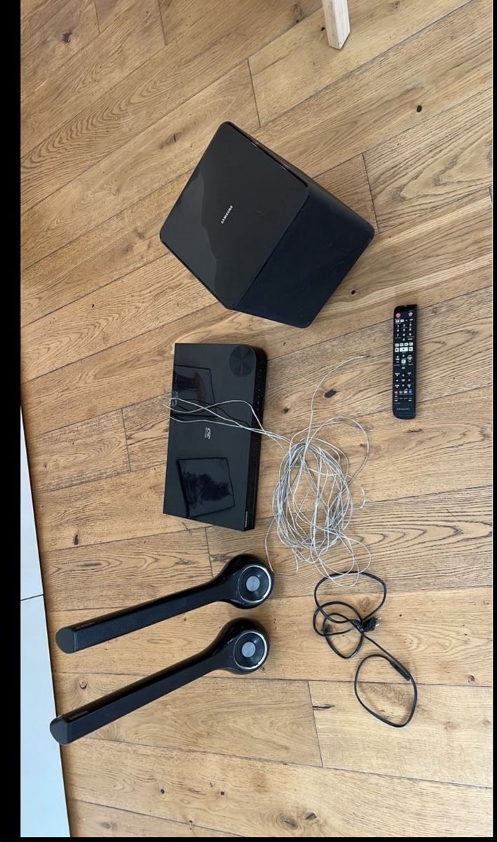 Samsung Home Cinema: Système son Samsung HT-FS5200 avec accessoires – Usato da Yverdon-les-bains venduto da mar_s7pz